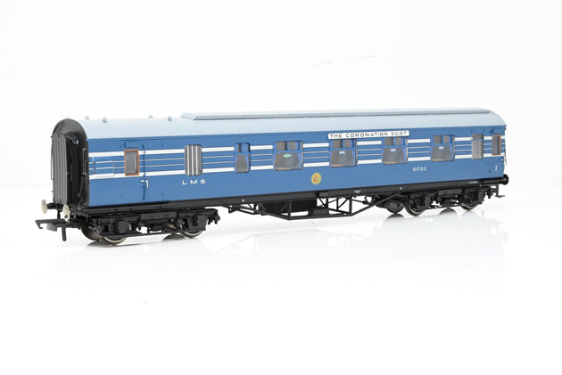Hornby OO Gauge R4961 LMS Stanier Coronation Scot 57" BFK Coach (w/ Lights) No.5052 - Boxed