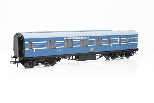 Hornby OO Gauge R4961 LMS Stanier Coronation Scot 57" BFK Coach (w/ Lights) No.5052 - Boxed