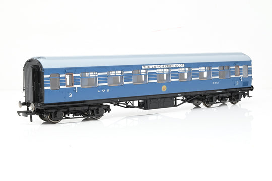 Hornby OO Gauge R4965 LMS Stanier Coronation Scot 57" RTO Coach (w/ Lights) No.8961 - Boxed
