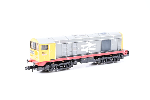Graham Farish N Gauge 371-027 BR Railfreight Red Stripe Class 20 No.20227 - Boxed
