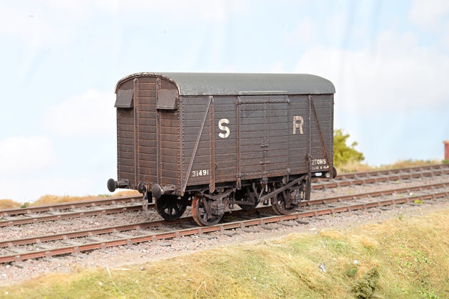 Kit Built O Gauge SR Vent 12T Van SR Brown No.31491 - Unboxed