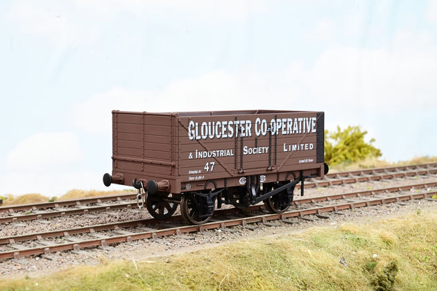 Dapol O Gauge 7F-071-025 7 Plank Open Wagon Gloucester Co-op No.47 - Boxed