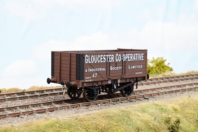 Dapol O Gauge 7F-071-025 7 Plank Open Wagon Gloucester Co-op No.47 - Boxed
