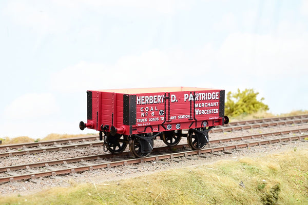 Dapol O Gauge 7F-052-005 5 Plank Wagon Herbert D Partridge Red No.6 - Boxed