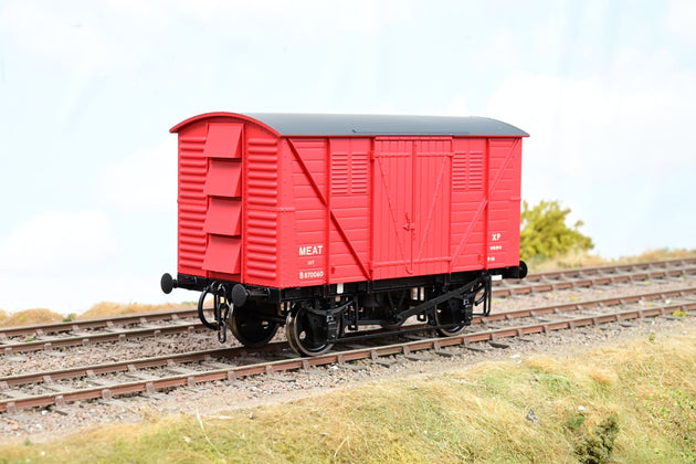 Dapol O Gauge 7F-054-001 BR Meat Van BR Crimson No.870060 - Boxed