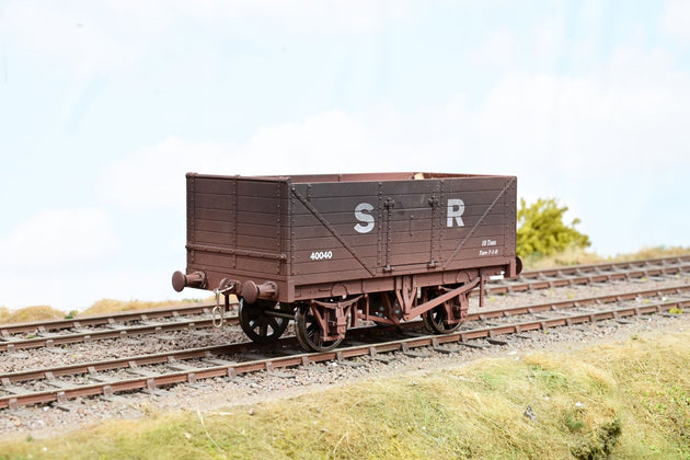 Dapol O Gauge 7F-071-014W SR Brown 7-Plank Open Wagon No.40040 Factory Weathered, Boxed