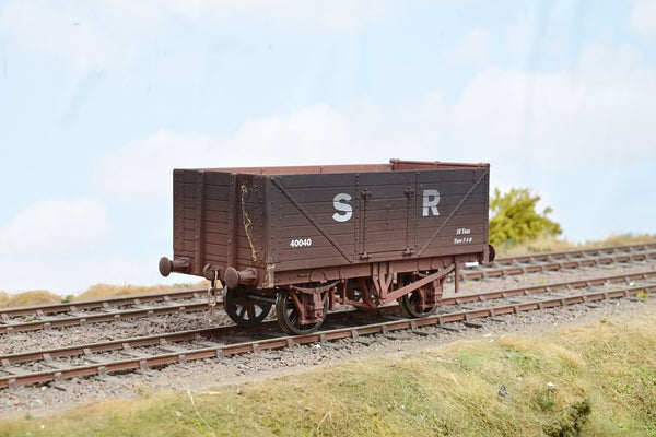 Dapol O Gauge 7F-071-014W SR Brown 7-Plank Open Wagon No.40040 Factory Weathered, Boxed