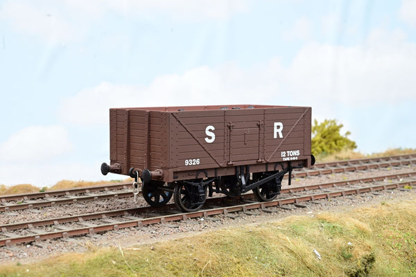 Dapol O Gauge 7F-080-015 8 Plank Open Wagon SR Brown No.9326 - Boxed
