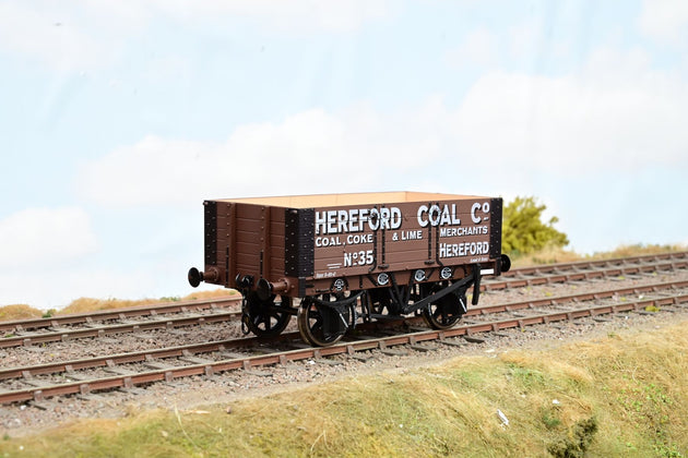 Dapol O Gauge 7F-052-008 5 Plank Wagon Hereford Coal No.35 - Boxed