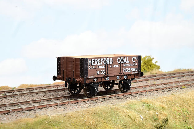 Dapol O Gauge 7F-052-008 5 Plank Wagon Hereford Coal No.35 - Boxed