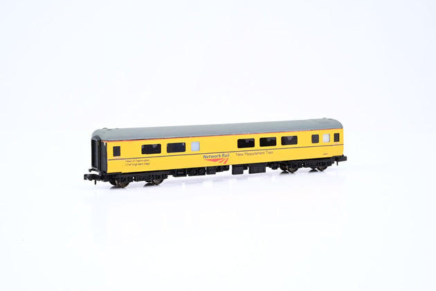 Graham Farish N Gauge Mk2 Coach Network Rail Yellow No.9702 - Boxed