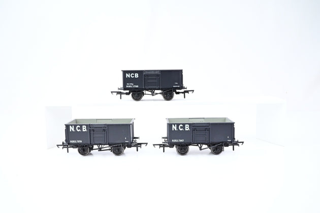 Accurascale OO Gauge ACC1071 BR 16T Mineral Wagon Triple Pack R NCB Black - Boxed