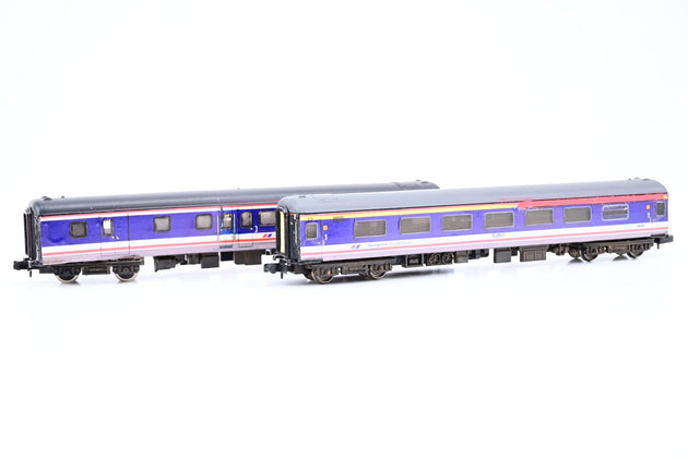 Graham Farish N Gauge Rake of 2 Mk2 Network SouthEast Coaches - Unboxed