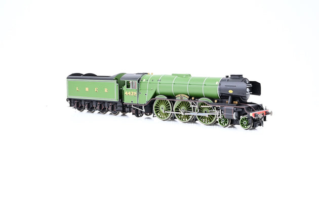 Hornby OO Gauge R2441 LNER A3 LNER Green No.4472 'Flying Scotsman' - Boxed
