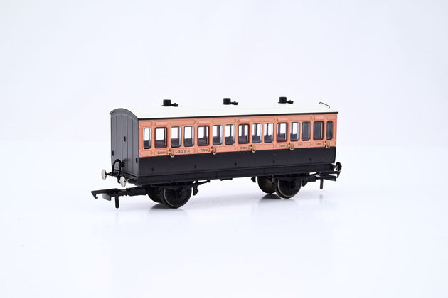 Hornby OO Gauge R40062 L&SWR Brown & Umber 4-Wheel 3rd Class Coach No.302 - Boxed