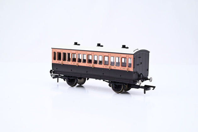 Hornby OO Gauge R40062 L&SWR Brown & Umber 4-Wheel 3rd Class Coach No.302 - Boxed