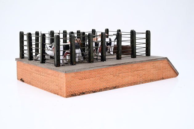 Bachmann O Gauge 47-003 Scenecraft Buildings 'Cattle Dock' - Boxed