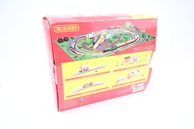 Hornby OO Gauge R8230 Accessory Pack 4 w/ Goods Shed, Cottage and Fencing - Boxed