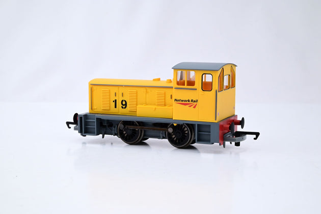 Hornby OO Gauge R3775 0-4-0 Diesel Shunter Network Rail No.19 - Boxed