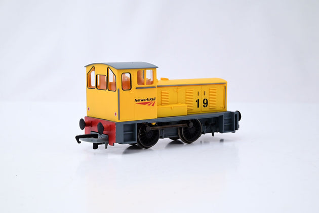 Hornby OO Gauge R3775 0-4-0 Diesel Shunter Network Rail No.19 - Boxed