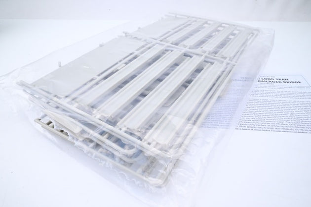 Walthers HO Gauge 933-4592 Cornerstone Building 'Modern Long Span Concrete Railroad Bridge' Unbuilt Kit - Boxed