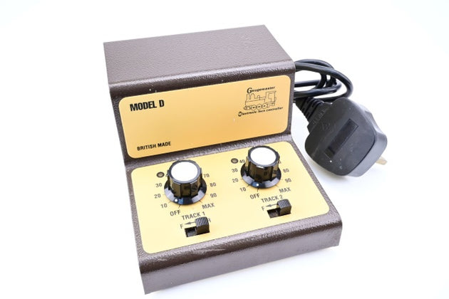 Gaugemaster GMC-D Model D Twin Track Cased Controller