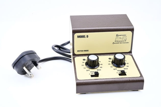Gaugemaster GMC-D Model D Twin Track Cased Controller - Boxed