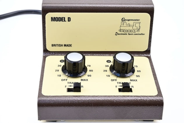 Gaugemaster GMC-D Model D Twin Track Cased Controller - Boxed