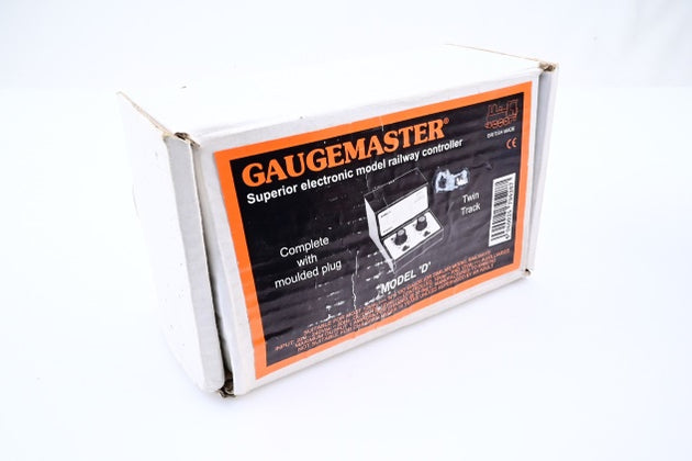 Gaugemaster GMC-D Model D Twin Track Cased Controller - Boxed