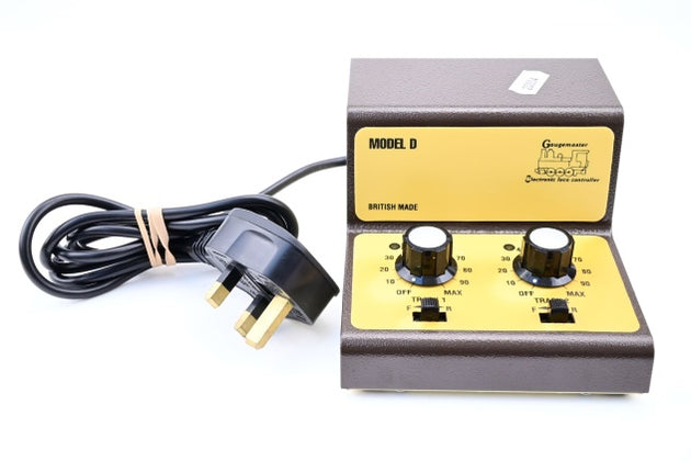 Gaugemaster GMC-D Model D Twin Track Cased Controller