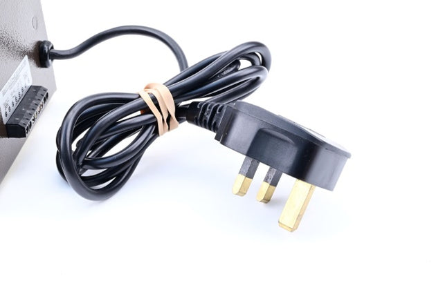 Gaugemaster GMC-D Model D Twin Track Cased Controller