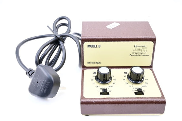 Gaugemaster GMC-D Model D Twin Track Cased Controller