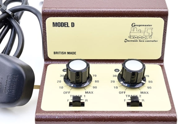 Gaugemaster GMC-D Model D Twin Track Cased Controller