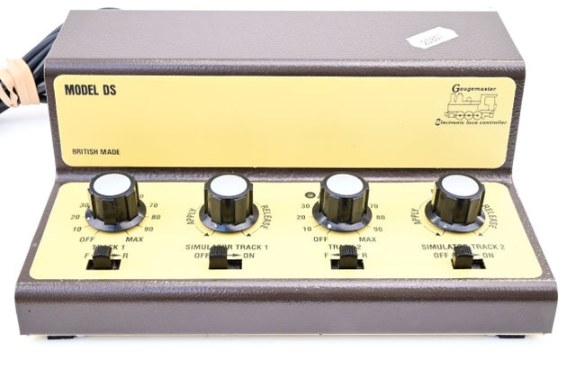 Gaugemaster GMC-DS Model DS Twin Track Cased Controller with Simulation
