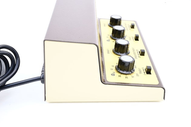Gaugemaster GMC-DS Model DS Twin Track Cased Controller with Simulation