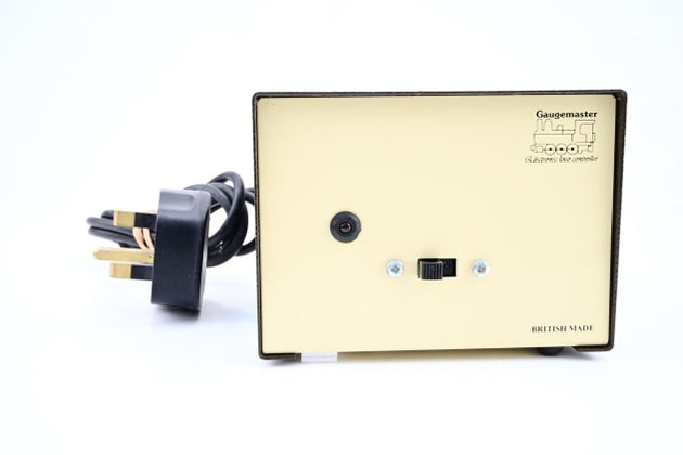 Gaugemaster Model M10 20V 2.5A DC Transformer