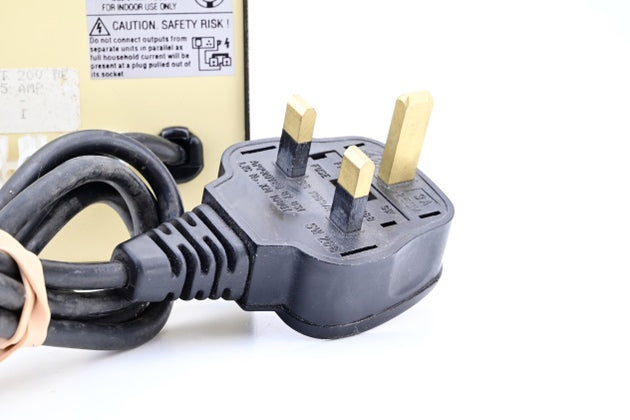 Gaugemaster Model M10 20V 2.5A DC Transformer