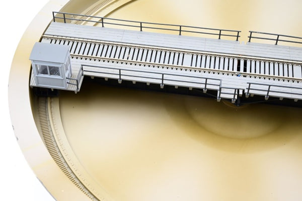 Heljan HO Gauge 89121 90ft Motorised Turntable - Boxed