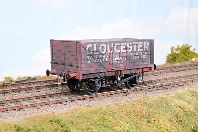 Dapol O Gauge POW02 'Gloucester Railway Carriage & Wagon Co.' 7-Plank Open Wagon - Limited Edition, Weathered, Boxed