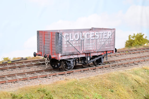 Dapol O Gauge POW02 'Gloucester Railway Carriage & Wagon Co.' 7-Plank Open Wagon - Limited Edition, Weathered, Boxed