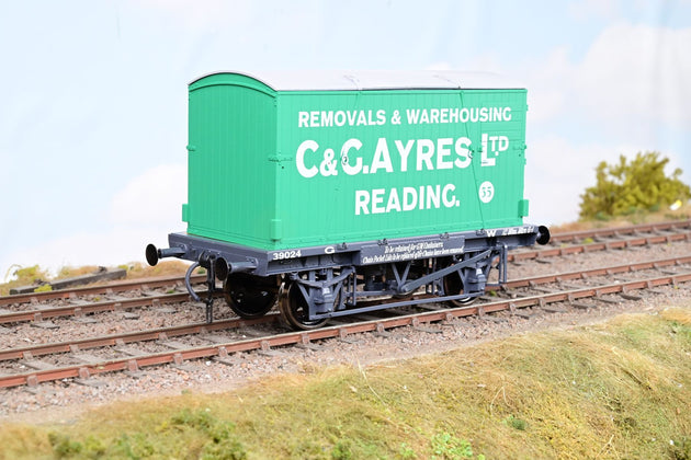 Dapol O Gauge 7F-037-012 GWR Black Conflat Wagon w/ 'C&G Ayres Ltd' Container No.39024 - Boxed