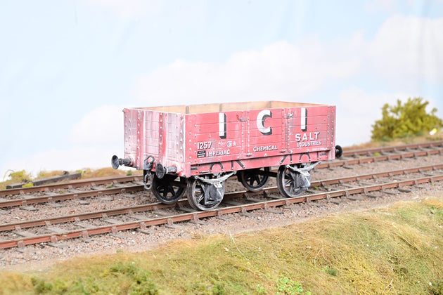 Dapol O Gauge 'ICI' Red 5-Plank Open Wagon No.1257 - Weathered, Boxed