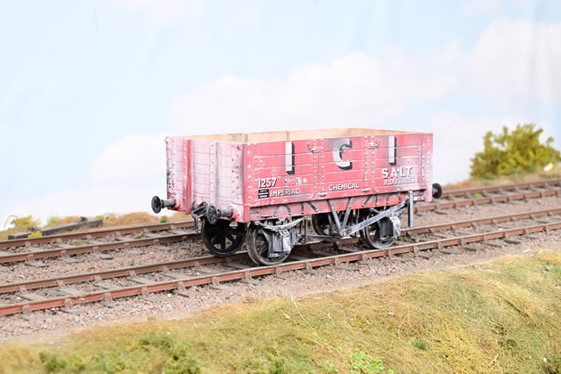 Dapol O Gauge 'ICI' Red 5-Plank Open Wagon No.1257 - Weathered, Boxed
