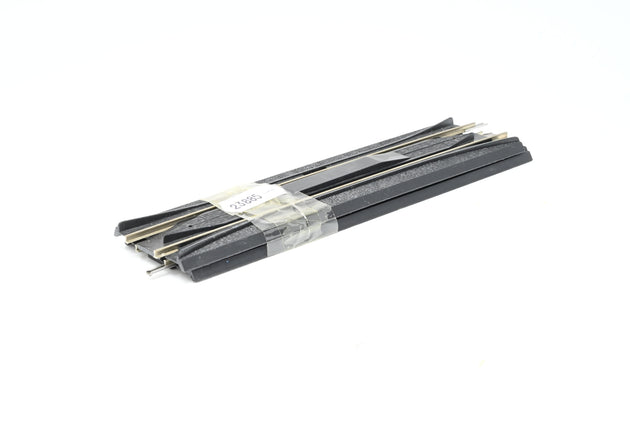 Hornby OO Gauge R620 Railer/Uncoupler - 168mm 2 Pieces