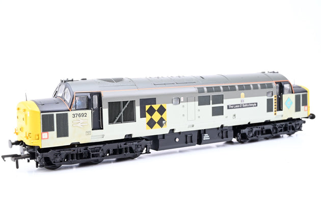Bachmann OO Gauge BR Railfreight Coal Class 37 No.37692 'The Lass O' Ballochmyle' - Renumbered, Aftermarket Box