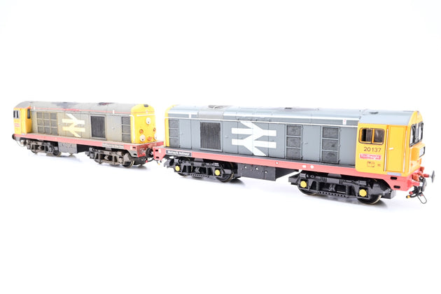 Lima OO Gauge Paired Configuration of Class 20 Diesels No.20137 & 20118 - Unboxed