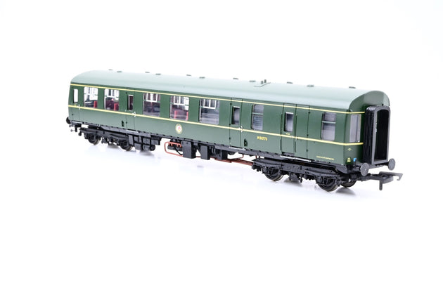Bachmann OO Gauge 31-536 BR Green w/ Speed Whiskers Class 105 Cravens 2-Car DMU No.M50773 & M50806 - Unboxed