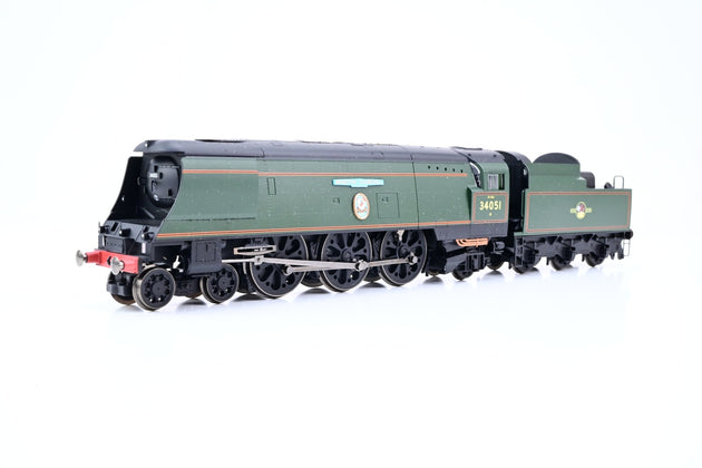Hornby OO Gauge R3300 Sir Winston Churchill's Funeral Train Pack w/ Battle of Britain No.34051 'Winston Churchill' + 3 Coaches - Limited Edition, Boxed