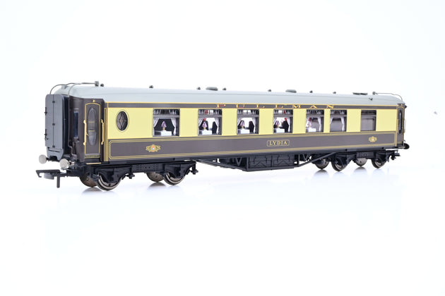 Hornby OO Gauge R3300 Sir Winston Churchill's Funeral Train Pack w/ Battle of Britain No.34051 'Winston Churchill' + 3 Coaches - Limited Edition, Boxed