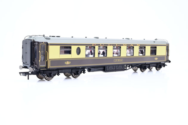 Hornby OO Gauge R3300 Sir Winston Churchill's Funeral Train Pack w/ Battle of Britain No.34051 'Winston Churchill' + 3 Coaches - Limited Edition, Boxed